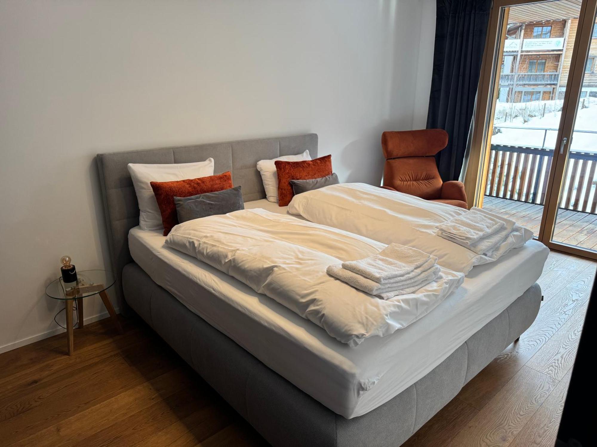 Beautiful Sunny New 1 Bed Apt Флимс Екстериор снимка