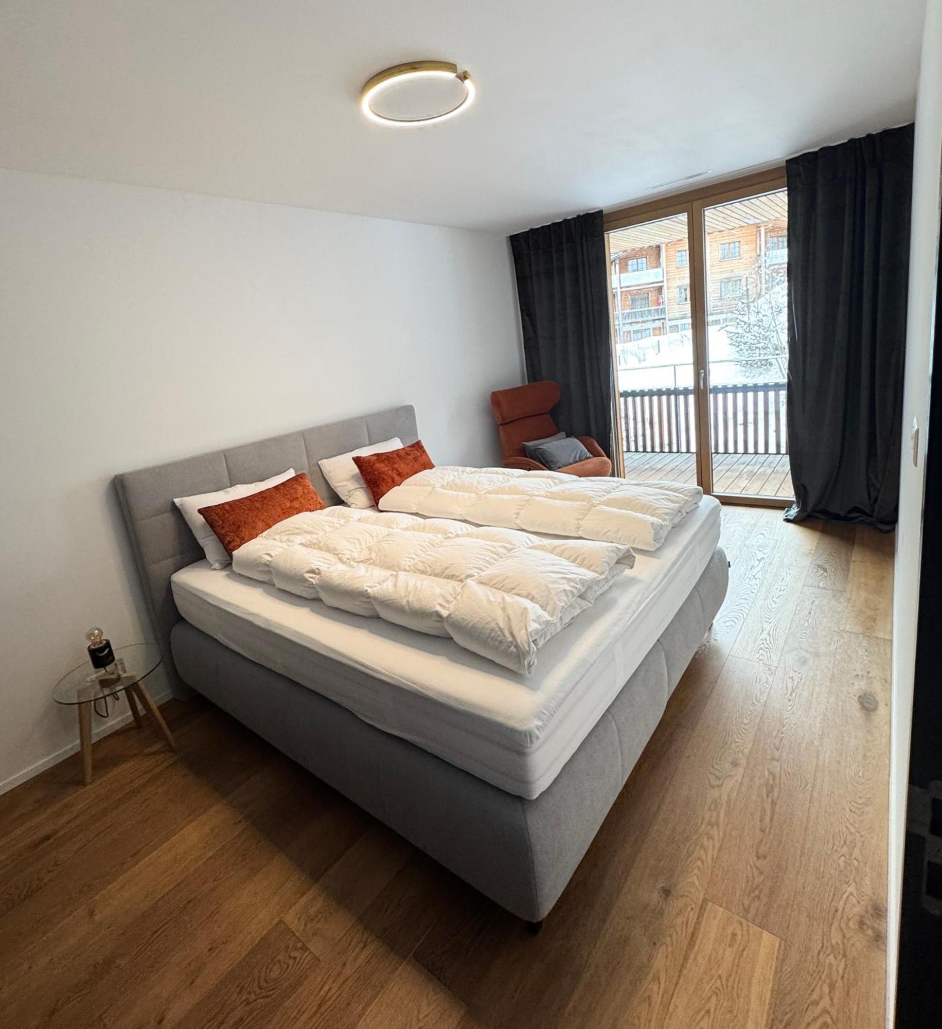 Beautiful Sunny New 1 Bed Apt Флимс Екстериор снимка